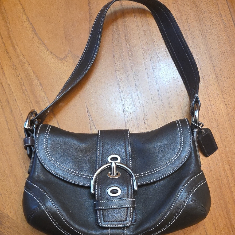 Elegant Black Leather Shoulder Bag